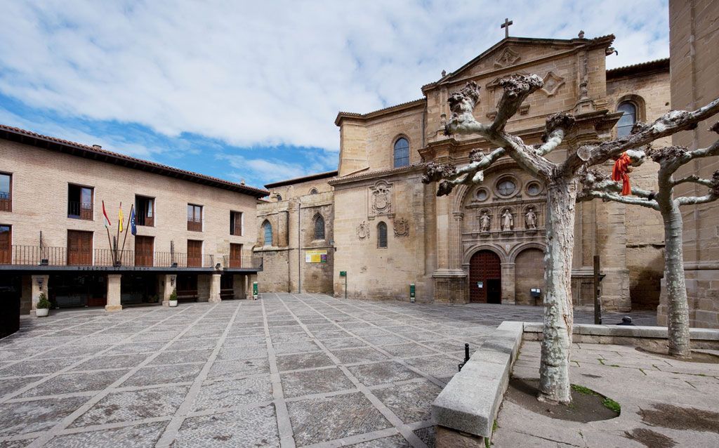 santo domingo de la calzada belorado cattedrale motoavventure viaggi in moto spagna santiago de compostela