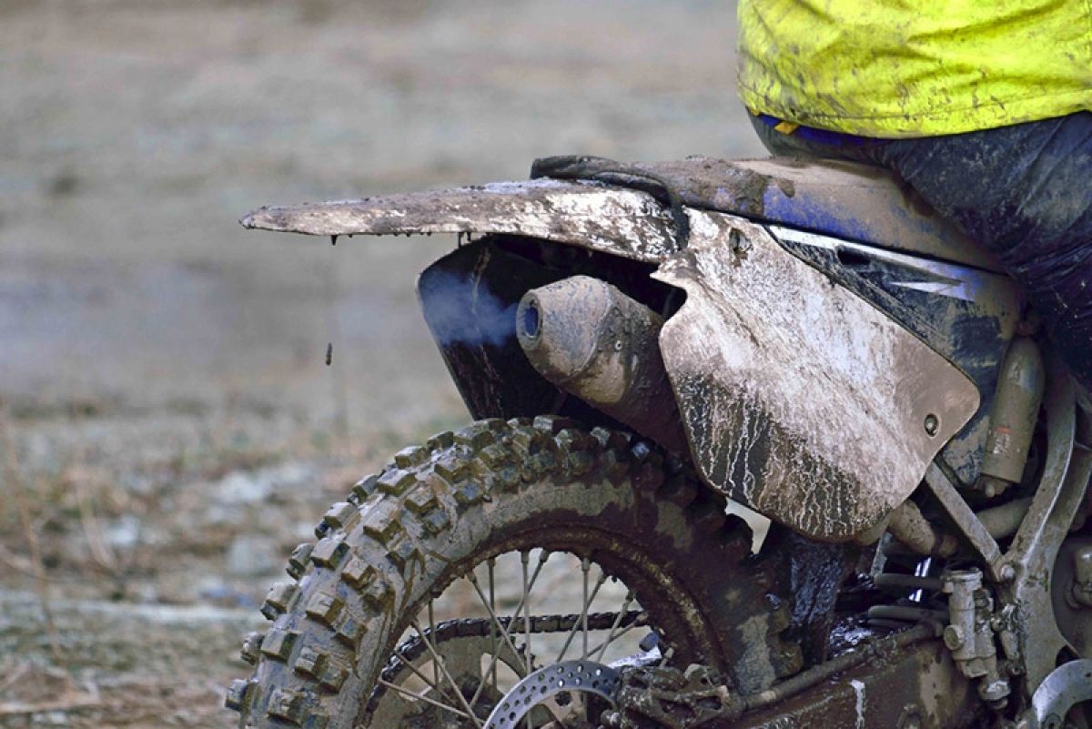 Come pulire perfettamente la marmitta della tua moto prima della primavera?